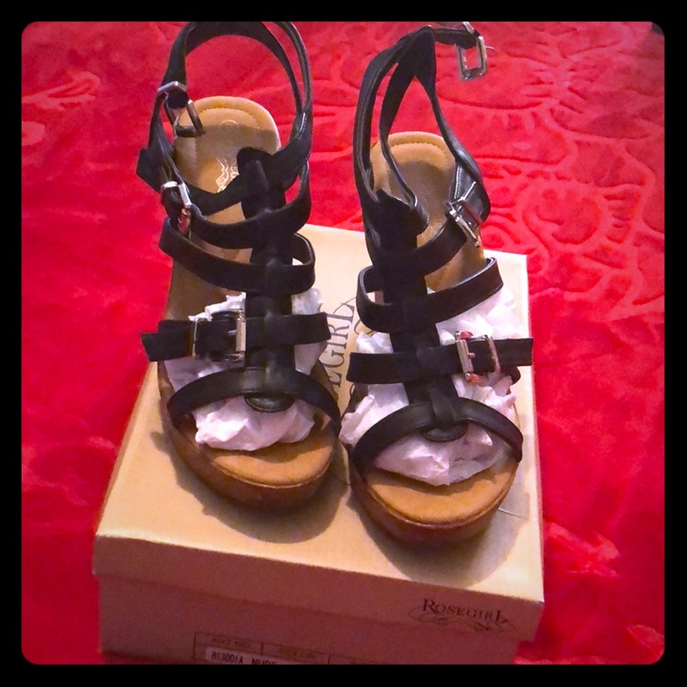 beautiful wedges, a couple times used, size 8